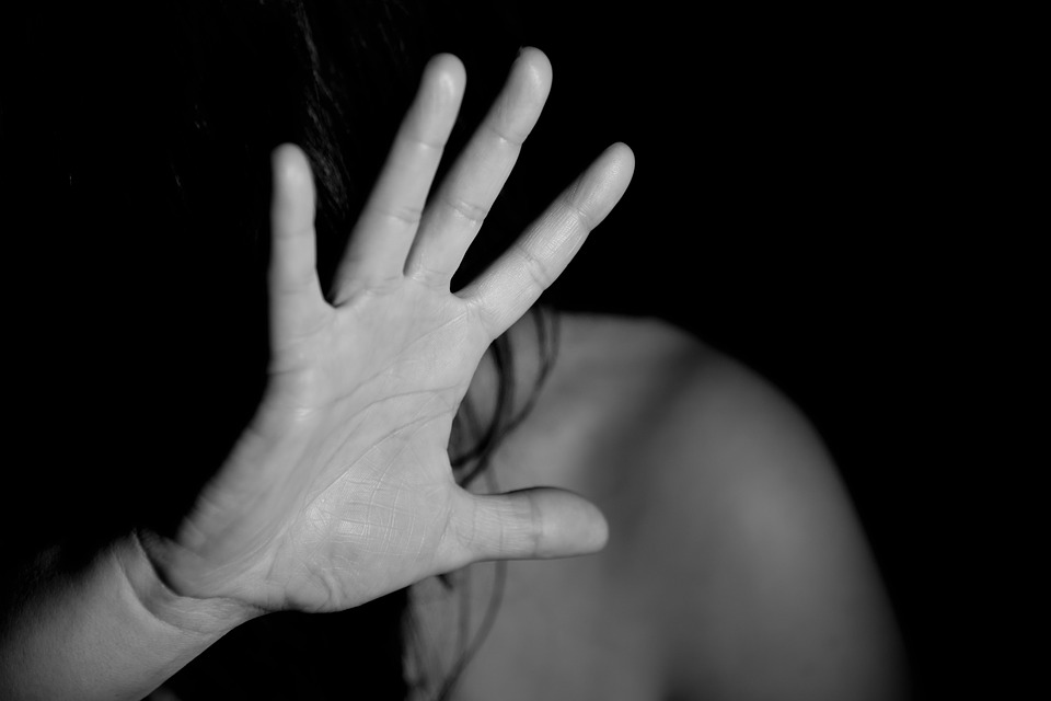 Do crime de honra ao feminicdio: aspectos psicolgicos, jurdicos e socioculturais na compreenso da violncia contra a mulher 
